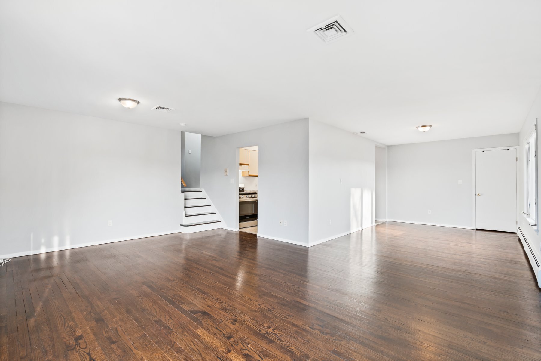 Building Photo - 15 Hillcrest Ave