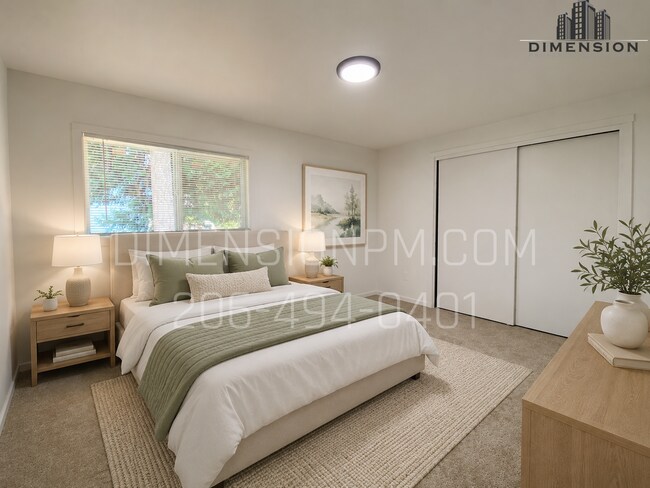 Building Photo - Newly Refreshed 2 Bed Duplex