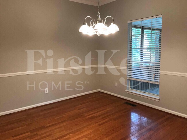 Building Photo - 1622 Keeneland Dr