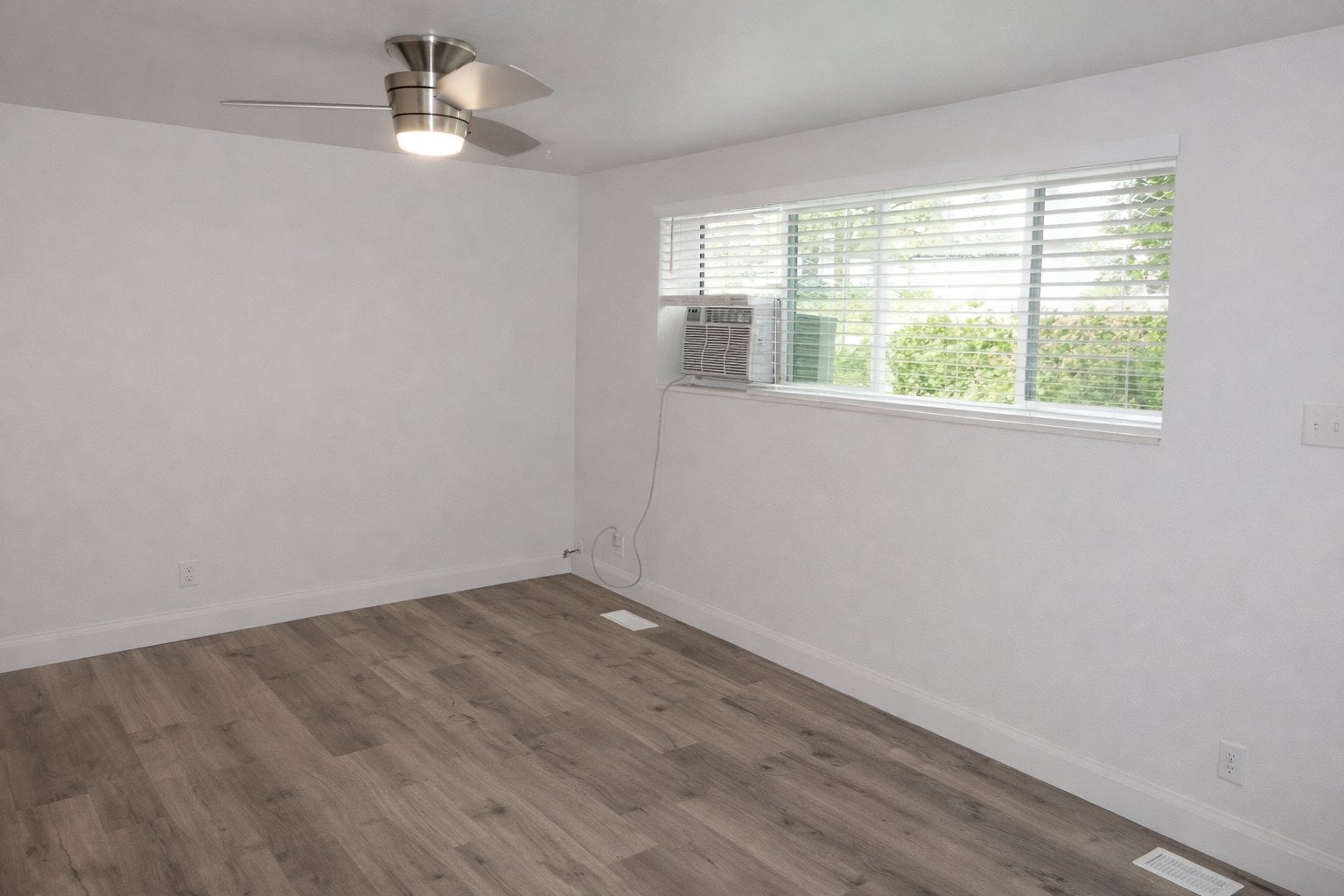 Building Photo - 475 Wall St