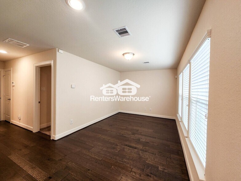 Building Photo - 10717 Madden Oaks Pl