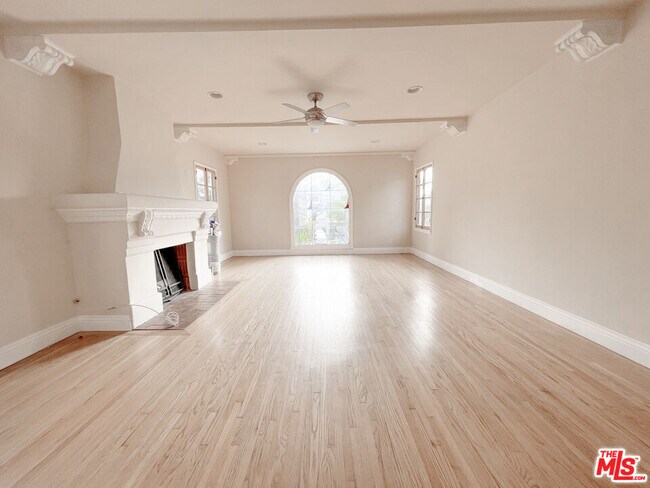 Building Photo - 219 S Hamilton Dr