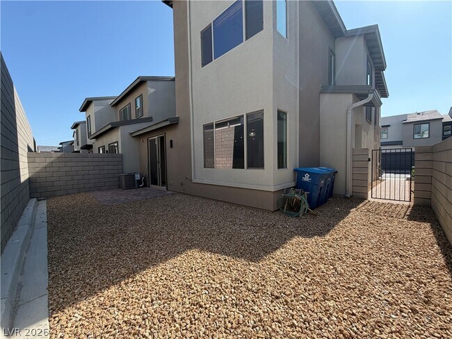 Building Photo - 9234 Litvin St