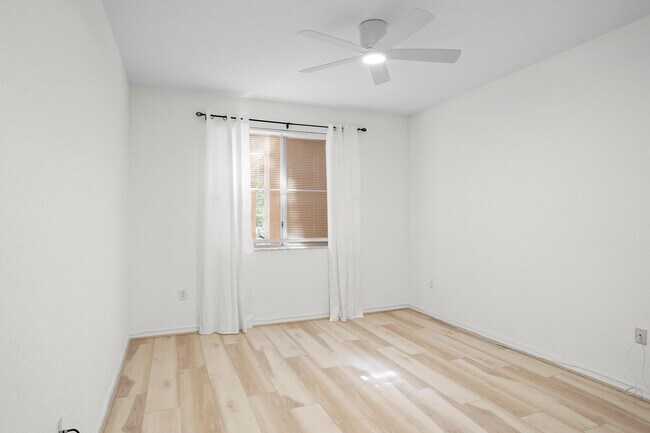 Building Photo - 11012 Legacy Dr