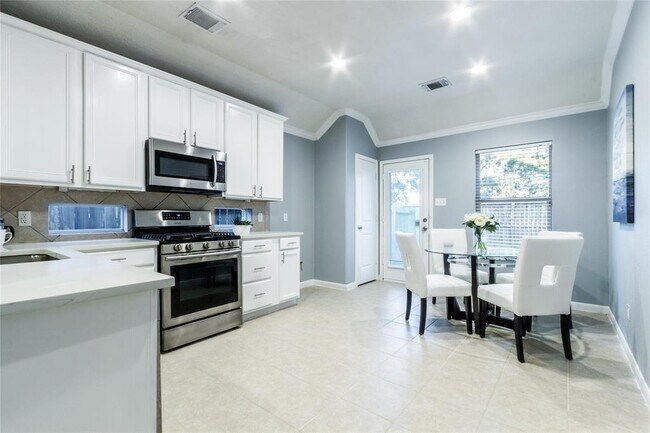 Building Photo - 22338 Highland Point Ln