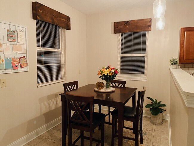 Building Photo - 1812 Carrollton Ave