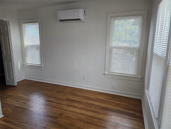 Building Photo - 4213 Ramsey Ave