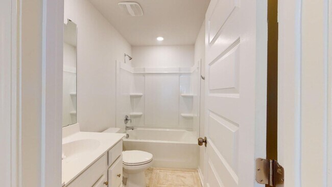 Building Photo - Ideal Home for Rent in Summers Corner Comm...