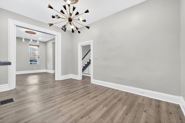 Building Photo - 517 Armandale St