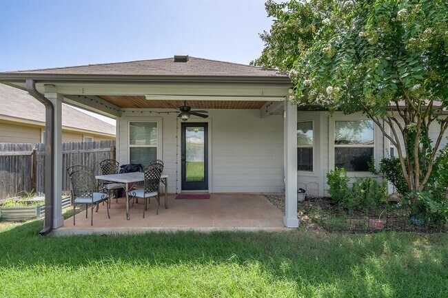 Building Photo - 425 Drystone Trail