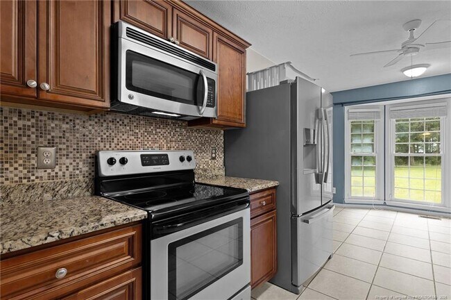 Building Photo - 810 Whispering Pines Rd