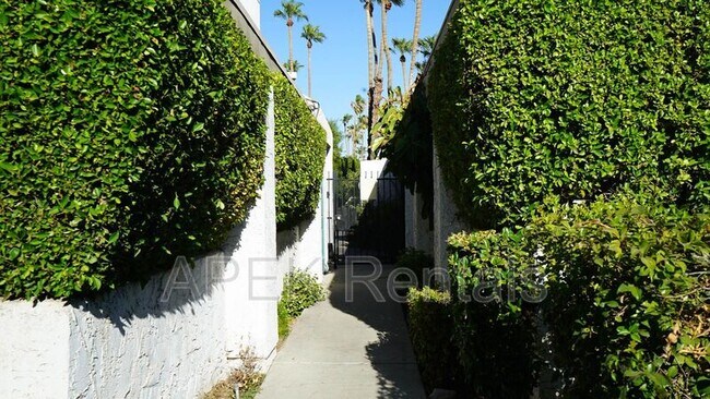 Building Photo - 5301 E Waverly Dr