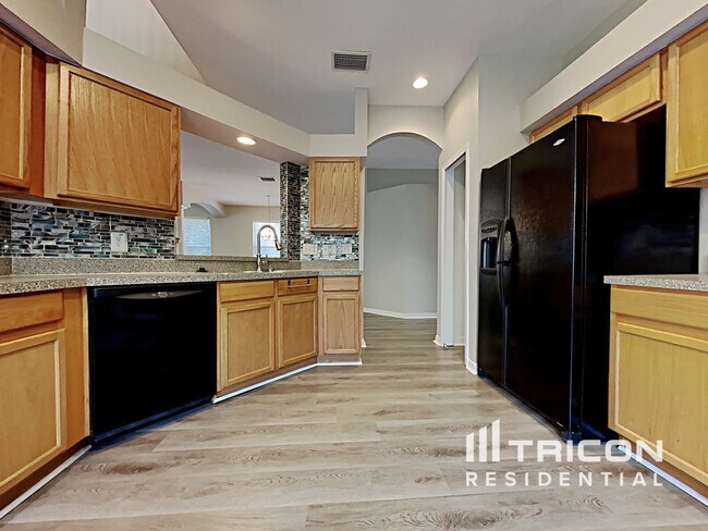 Building Photo - 15826 Cedar Elm Terrace