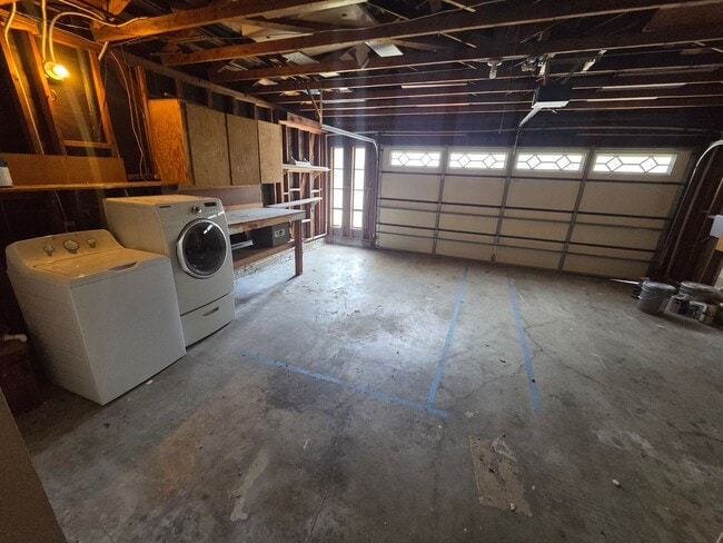 Building Photo - Stunning Via Verde home!