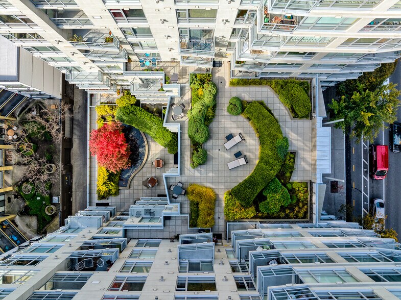 Expansive outdoor spaces between the towers create the perfect setting for gatherings with a view. U - 2929 1st Ave