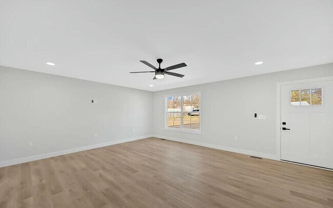 Building Photo - New 4BR/3.5BA Townhome in Meadowview – Modern Living in a Peaceful Historic Setting Near Emory & ...