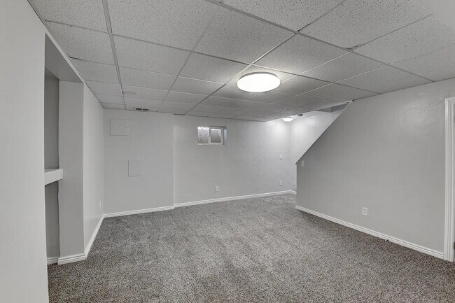 Building Photo - "Charming Duplex Retreat on Inca Street – Spacious 3-Bedroom Haven with 2.5 Baths in Englewood!"