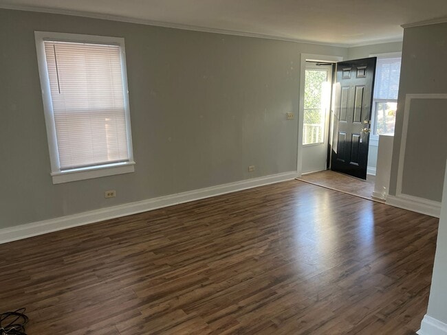 Building Photo - 1 Bed, 1 Bath House