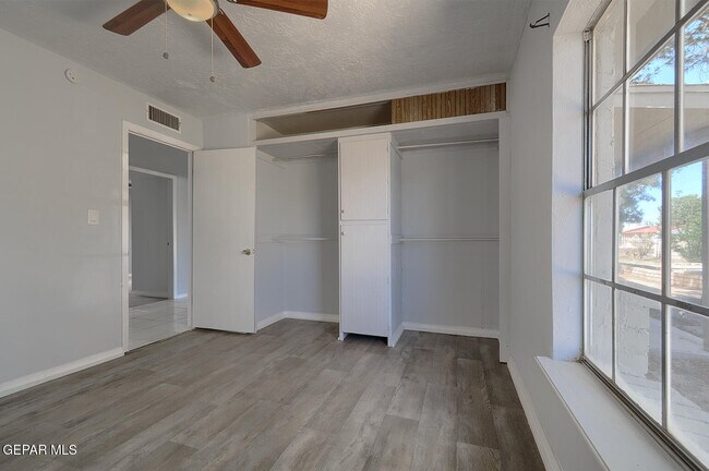 Building Photo - 10368 Potencia Dr