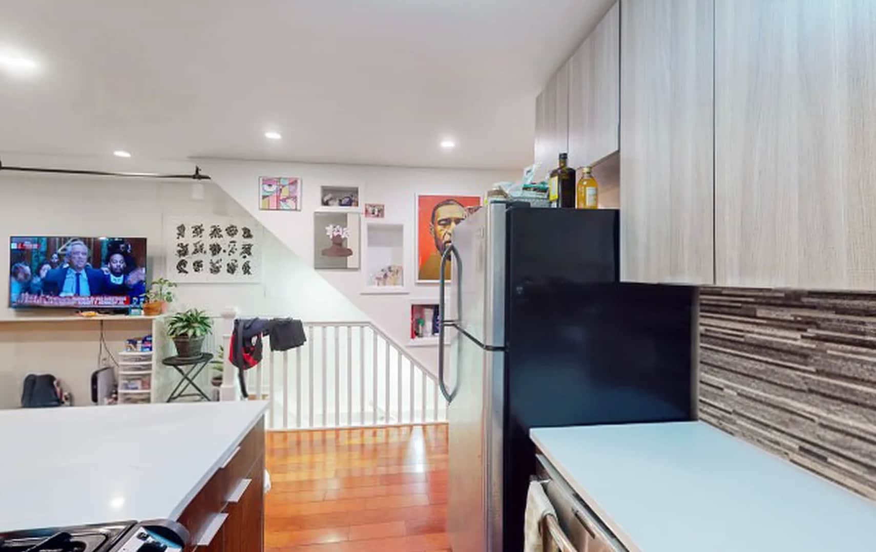 Building Photo - 852 Park Pl