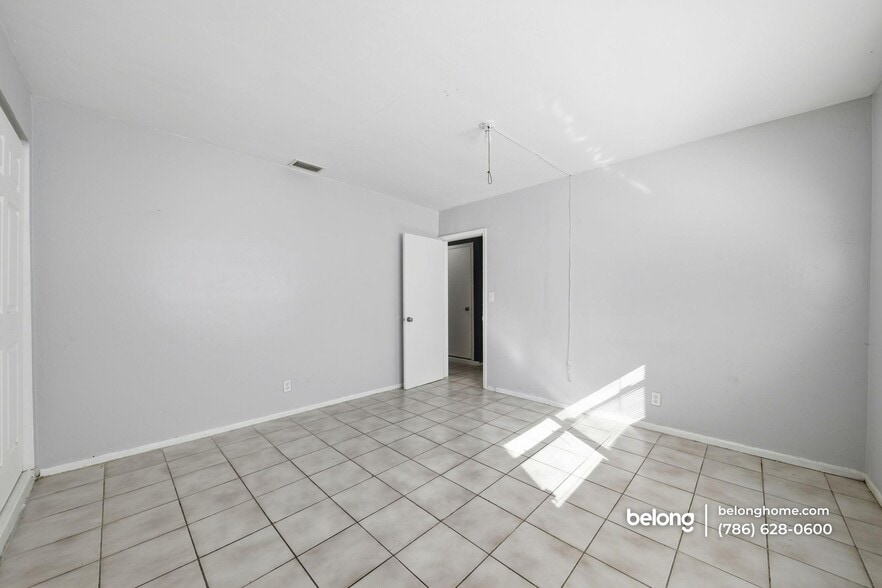 Building Photo - 1439 NW 8th Ave