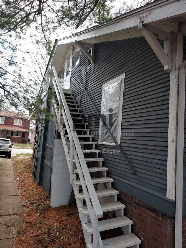 Building Photo - 1920 E Wood St