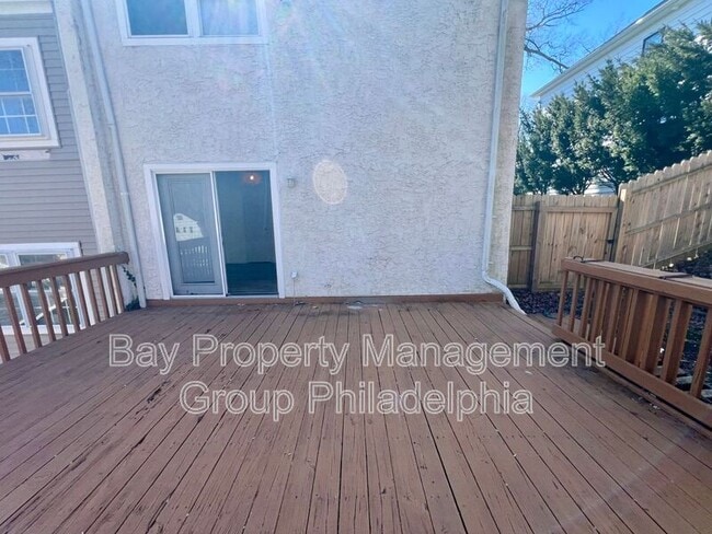 Building Photo - 1313 Delmont Ave