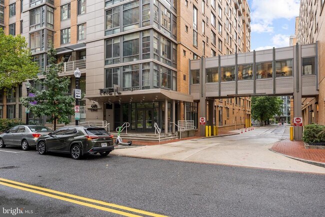 Building Photo - 440 L St NW