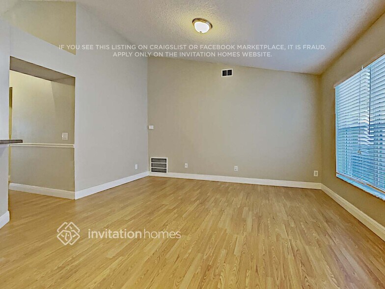 Building Photo - 1718 Snaresbrook Way