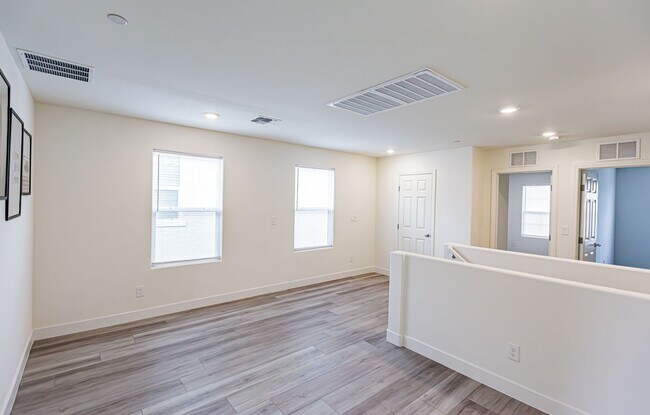 Building Photo - Beautiful 2-story home in a gated community