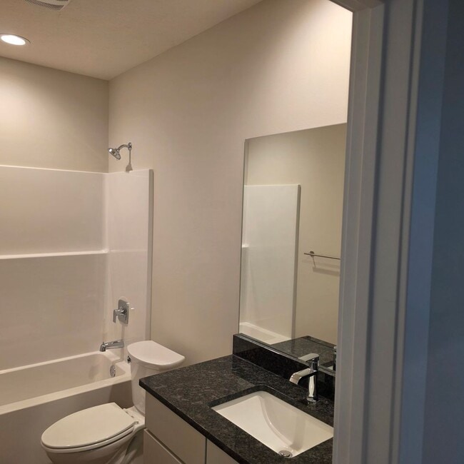 Building Photo - Garden View Zero Entry!! PHOTOS COMING SOON!