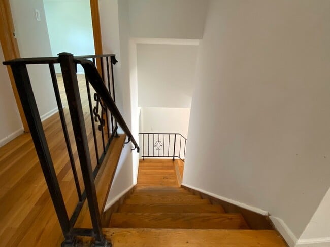 Building Photo - 213 Fort Lee Pl