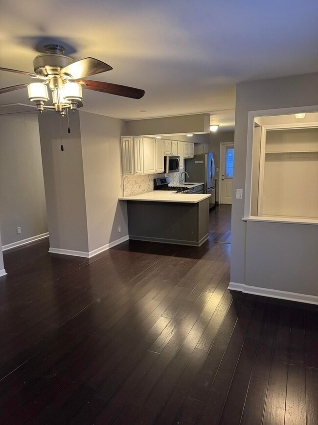 Building Photo - 513 Wilkinson St