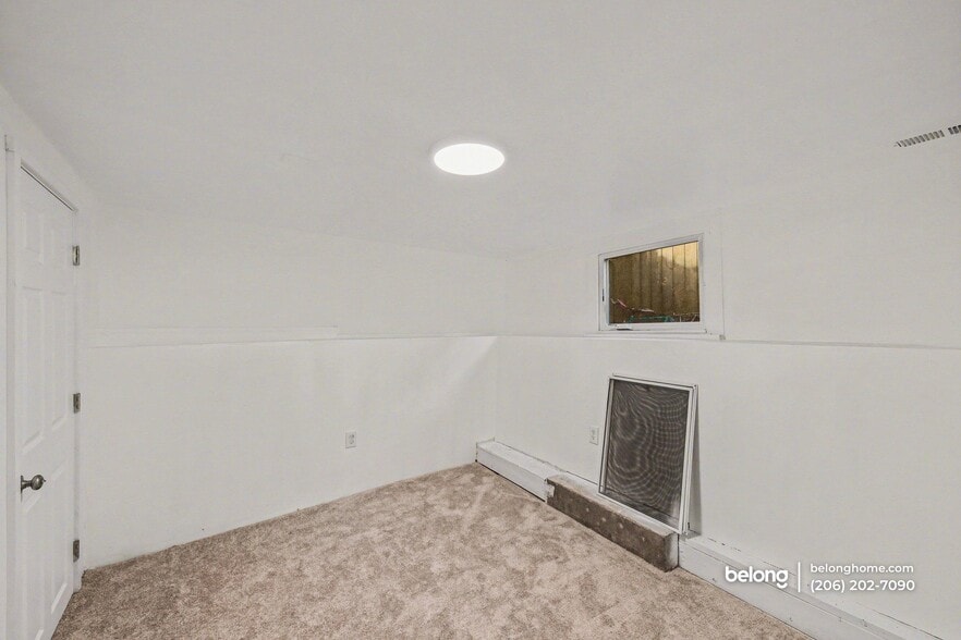 Building Photo - 4748 7th Ave NE