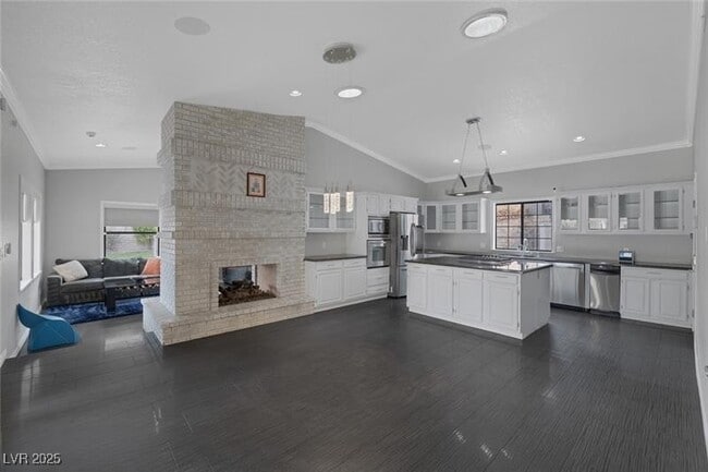 Building Photo - 9 Quail Run Rd