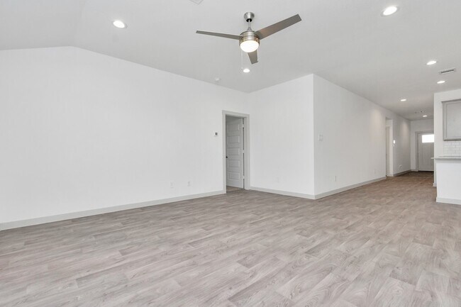 Building Photo - 10626 Watershed Dr