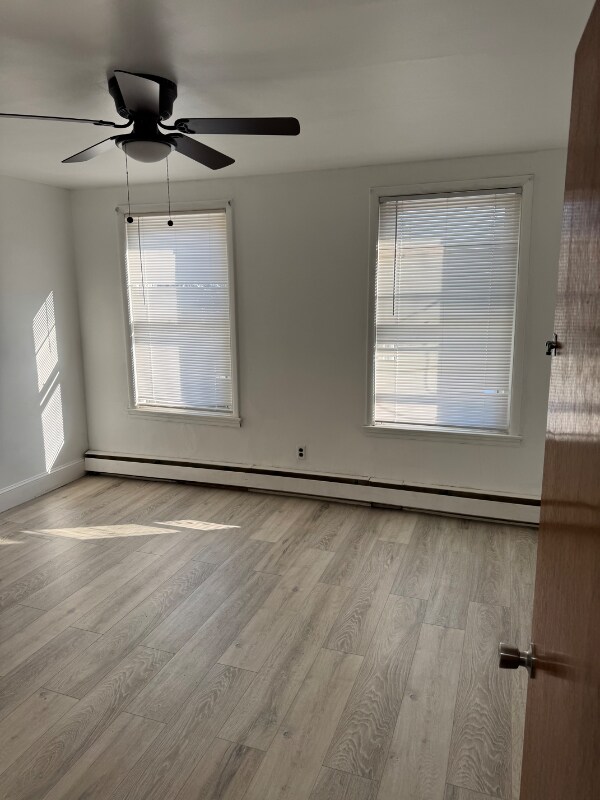 Building Photo - 723 E Woodlawn St