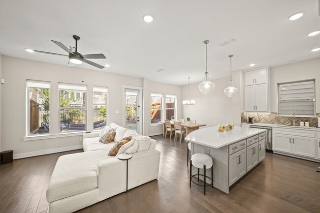 Building Photo - 10936 Keaton Landing Dr