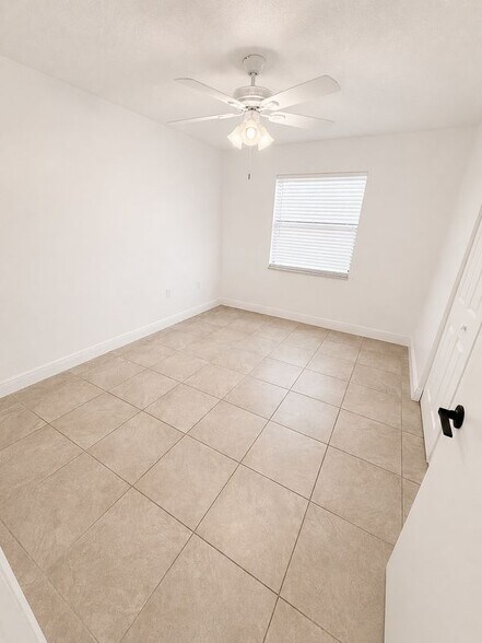 Building Photo - 1187 Bentley Rd