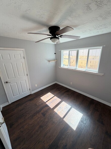 Building Photo - 7230 Edgemoor Dr