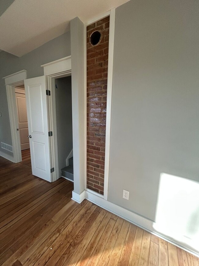 Building Photo - 839 Locust St