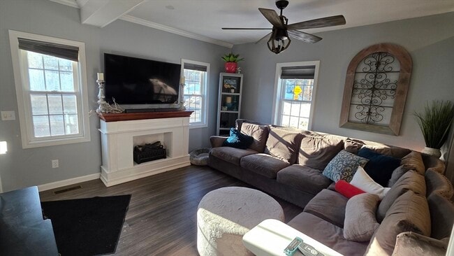 Building Photo - 533 Prospect St