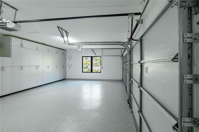 Building Photo - 6090 SW 116th St