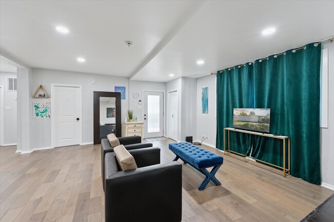 Building Photo - 1313 Gordon Ave