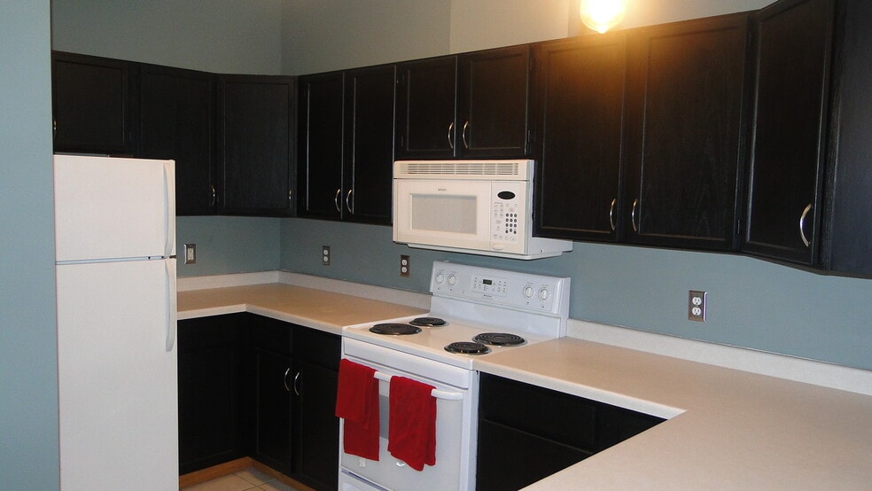 Building Photo - 301 Harbour Town Dr