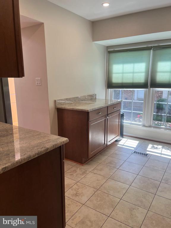 Building Photo - 2518 S Arlington Mill Dr