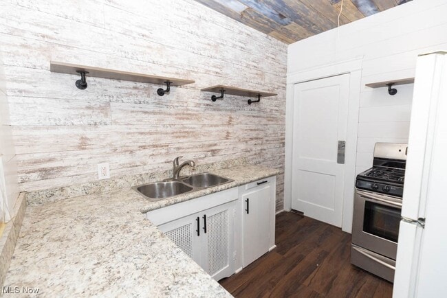 Building Photo - 1598 Alameda Ave