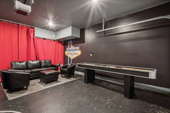 Building Photo - 2135 24th Ave N