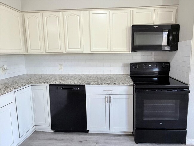 Building Photo - 214 S Texas St