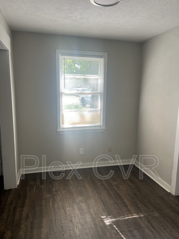 Building Photo - 825 Brooks Rd